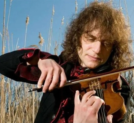 Alexander Markov mezcla música clásica y rock sinfónico en un concierto especial con su violín de oro